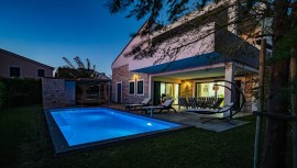 Moderna Villa Thalia con piscina, Croatia, Novaglia, Pag