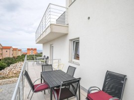 Comfortable Apartment in Novalja near Zrče Beach, Croatia, Novaglia, Pag