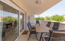 Appartamento vacanze per 6 persone con terrazza, Croatia, Novaglia, Pag
