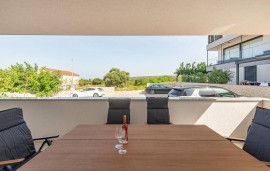 Appartamento vacanze per 6 persone con terrazza, Croatia, Novaglia, Pag