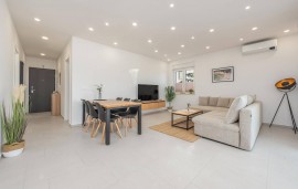Appartamento vacanze per 6 persone con terrazza, Croatia, Novaglia, Pag