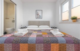 Appartamento vacanze per 6 persone con terrazza, Croatia, Novaglia, Pag