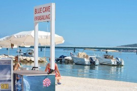 Klepo 1 apartment with sea view, 150m from a beach, Croatia, Traù, Regione spalatino-dalmata