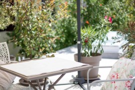 Studio apartment Yucca with balcony, 2-min to the beach and 5 to Trogir, Croatia, Traù, Ciovo
