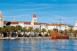 Lovely apt with 85 sqm pool, just 100m from beach, 2km from Trogir Old Town, Croatia, Okrug Gornji, Ciovo