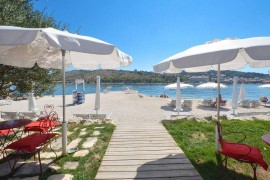 Stipe 2 con una camera da letto, a soli 100 metri dalla spiaggia di Trogir, Croatia, Traù, Regione spalatino-dalmata