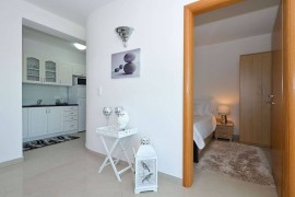 Igor 1, luminoso appartamento con una camera da letto per un massimo di 4 persone, a 150 metri dalla, Croatia, Mastrinka, Ciovo