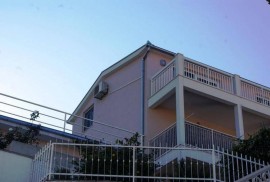 Erdgeschosswohnung mit Terrasse und Meerblick, Croatia, Mastrinka, Ciovo