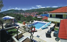 Appartamento vacanze per 4 persone con terrazza, Croatia, Traù, Ciovo