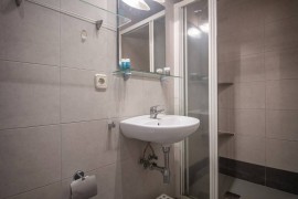 2 bed apartment in Barceloneta steps from the beach, Italy, Barcelona Centre, Barcellona