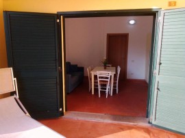 Appartamento a bordo piscina con Wi-Fi e parcheggio, 200m Ristorante, Italia, Norbello, Sardegna