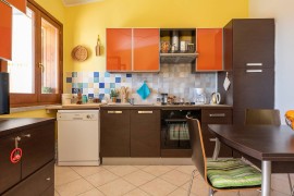 Casa vacanze 'Domixedda' con vista mare, terrazza privata e aria condizionata, Italia