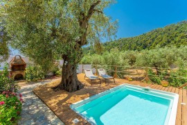 Villa per 2 persone con giardino, Alonneso