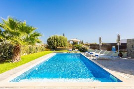 Villa di 200 mq: Letti matrimoniali e singoli, a 2,5 km dalla spiaggia di Kiotari, Greece, Gennadi, Rodi