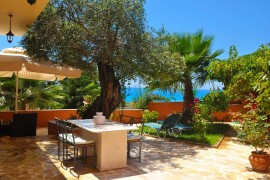 Casa Vacanze Angelos sulla spiaggia di Agios Gordios, Greece, Agios Gordios, Corfù