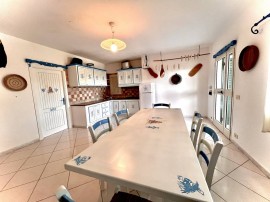 Appartamento per le vacanze 'Villa Mula 3' con vista sul mare, Wi-Fi, terrazza e piscina condivisa, Italia, Orosei, Provincia di Nuoro