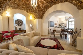 Appartamento 'The Bar 2 Live In' con Wi-Fi, Chiaramonti, Provincia di Sassari