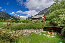 Camera 'Flocon' con giardino condiviso, balcone e Wi-Fi, Brusson, Commune de Brusson