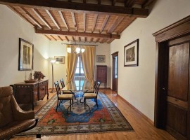 Vendita Appartamento in via Gugliemo Oberdan, 29. Arezzo. Ottimo stato, su più livelli, con balcone,, Italia, Arezzo