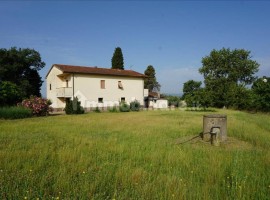Vendita Villa unifamiliare Arezzo. Buono stato, posto auto, riscaldamento autonomo, 300 m², rif. 900, Italia, Arezzo