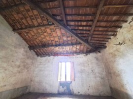 Vendita Appartamento Arezzo. Da ristrutturare, posto auto, riscaldamento autonomo, rif. 110842357 Ve, Italia, Arezzo
