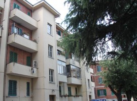 Vendita Appartamento Arezzo. Trilocale in via Libia 1/2. Buono stato, terzo piano, con balcone, risc, Italia, Arezzo
