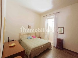 Vendita Appartamento Arezzo. Trilocale in via Vittorio Veneto 100. Buono stato, primo piano, con ter, Italia, Arezzo