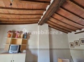 Vendita Appartamento in via Gugliemo Oberdan, 29. Arezzo. Ottimo stato, su più livelli, con balcone,, Italy, Arezzo