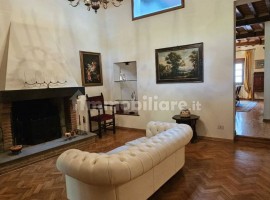 Vendita Appartamento in via Gugliemo Oberdan, 29. Arezzo. Ottimo stato, su più livelli, con balcone,, Italy, Arezzo