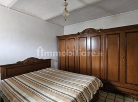 Vendita Appartamento in Località Casanuova di Ceciliano, 87. Arezzo. Da ristrutturare, su più livell, Italia, Arezzo