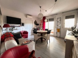 Vendita Appartamento in via Francesco Folli. Arezzo. Ottimo stato, su più livelli, posto auto, con b, Italy, Arezzo