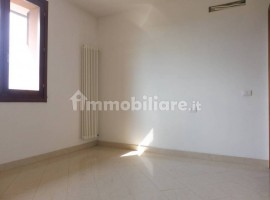 Vendita Appartamento Empoli. Quadrilocale in via Louis Pasteur 32. Ottimo stato, terzo piano, posto , Italia, Empoli