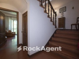 Vendita Villa unifamiliare in via Empolese, 13O Scandicci. Ottimo stato, posto auto, con terrazza, r, Italia, Scandicci