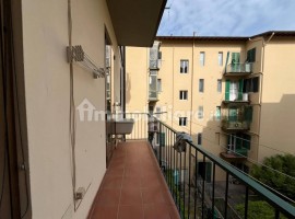 Vendita Appartamento in via Vittorio Locchi 49A. Firenze. Buono stato, secondo piano, con balcone, r, Italia, Firenze