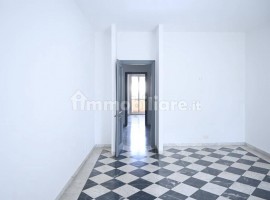 Vendita Appartamento Firenze. Trilocale in via Piagentina,25. Da ristrutturare, primo piano, con bal, Italia, Firenze