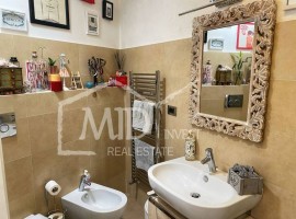Vendita Appartamento Firenze. Trilocale in via Giovanni Inghirami 1r. Ottimo stato, su più livelli, , Italy, Firenze