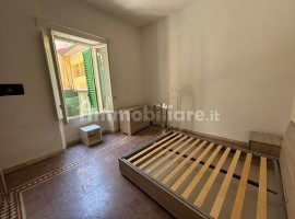 Vendita Appartamento Firenze. Trilocale in via Riguccio Galluzzi 35. Buono stato, piano rialzato, co, Italia, Firenze