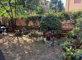 Vendita Appartamento Rufina. Trilocale in via Fratelli Rosselli. Ottimo stato, piano terra, riscalda, Italia, Rufina