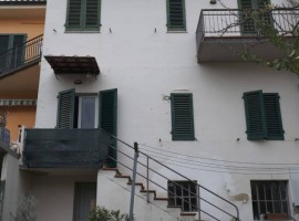 Vendita Terratetto unifamiliare Capraia e Limite. Buono stato, posto auto, con balcone, riscaldament, Italia, Capraia e Limite