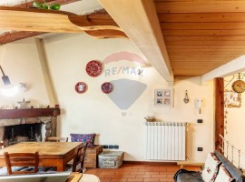 Vendita Appartamento Signa. Trilocale in via Del Vecchio Ponte 1. Buono stato, su più livelli, risca, Italy, Signa