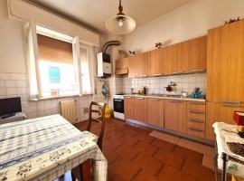 Vendita Appartamento Firenze. Trilocale in via Domenico Maria Manni. Da ristrutturare, primo piano, , Italia, Firenze