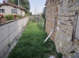 Vendita Appartamento in Località Rigutino Sud. Arezzo. Da ristrutturare, primo piano, posto auto, co, Italia, Arezzo