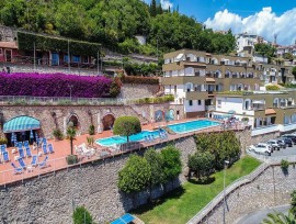 Appartamento sulla spiaggia con parcheggio, piscina e terrazza, Italia, Pietra Ligure, Comune di Pietra Ligure