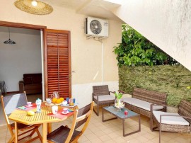 Appartamento 'Appartamento Giglio' con terrazza privata e aria condizionata, Italia, Casuzze, Santa Croce Camerina