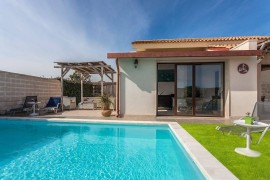 Appartamento 70 mq + 40 mq Terrazza + Piscina uso esclusivo + Internet Wi Fi, Italia, Siracusa, Siracusa e dintorni