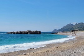 Schöne Gemütliche Fewo mit Meerblick, Terrasse und Carport in Strandnähe, Montenegro, Bar