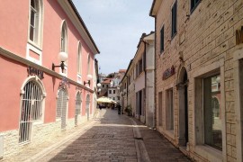 Splendida vista sul mare, a 50 metri dal mare, negozi, bar, ristoranti, centro storico, Montenegro, Topla, Montenegro