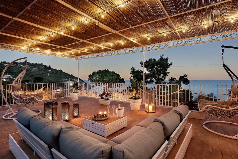 Appartamento 'Rooftopnerano - Amazing Sea View' con vista mare, Wi-Fi e aria condizionata, Italy, Napoli e dintorni