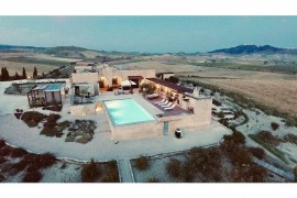 Private hilltop villa with infinity pool ideal for your visit to Puglia., Italia, Matera, Piana del Metaponto